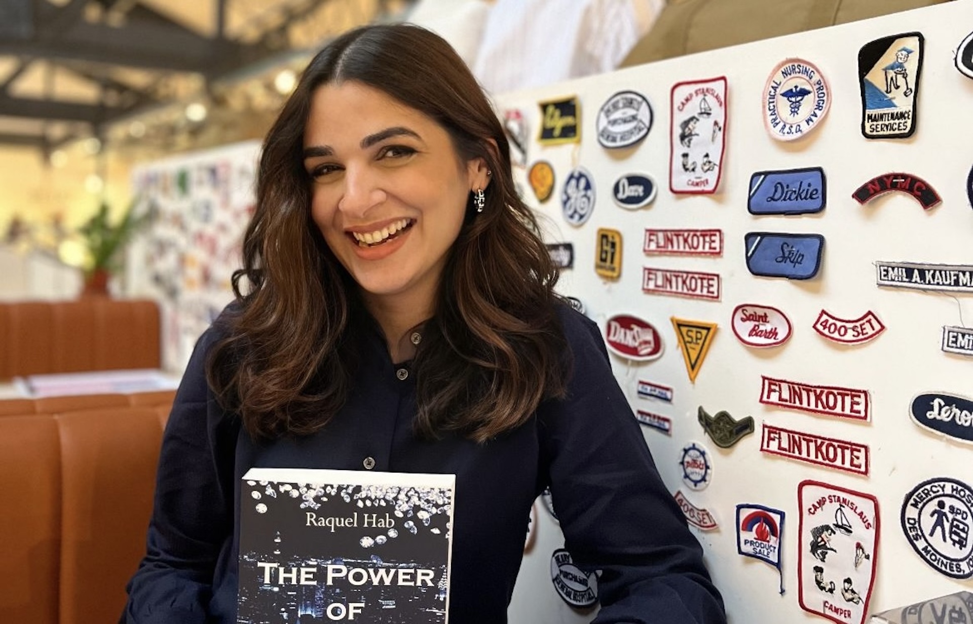 Raquel Hab, professionnelle de l’art et ambassadrice My Job Glasses : “Ce n’est pas parce qu’on ne fait pas de grandes écoles qu’on ne peut pas intégrer de grandes entreprises”