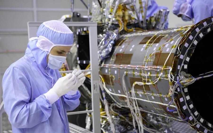 Olivier Derroisne, inspecteur contrôleur de systèmes spatiaux/ orbitaux chez Thales Alenia Space : “Je suis de la génération Goldorak. Depuis tout petit, je rêve d’aéronautique, de spatial”