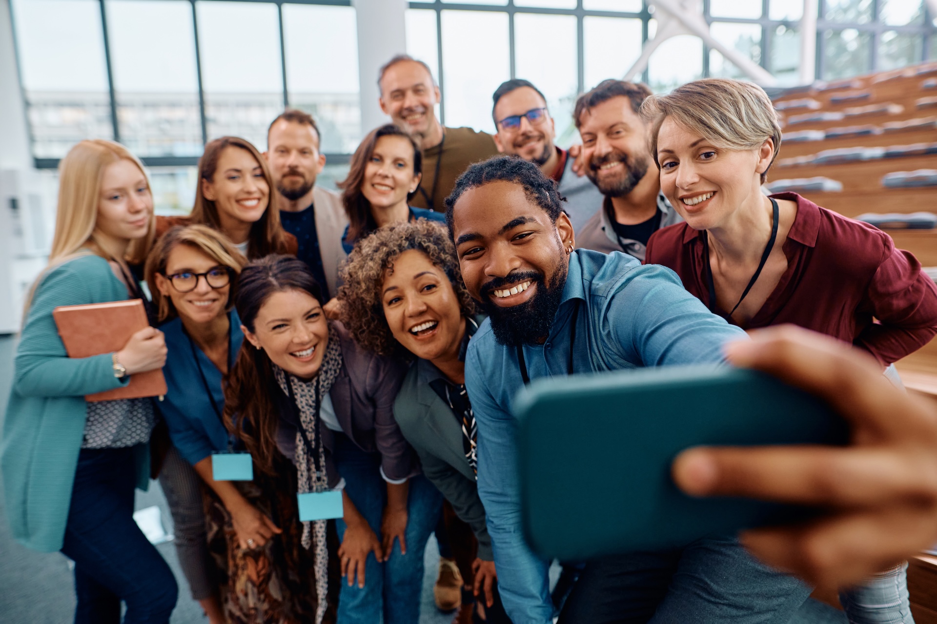 [Ressources Humaines] Qu’est-ce que “l’employee advocacy” ? À la découverte d’une puissante stratégie d’attraction et de rétention