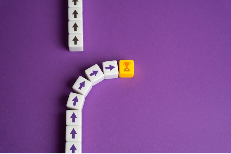 Une carrière sans trajectoire linéaire, c’est possible. Réorientation, reconversion, parcours atypiques… Ils témoignent.